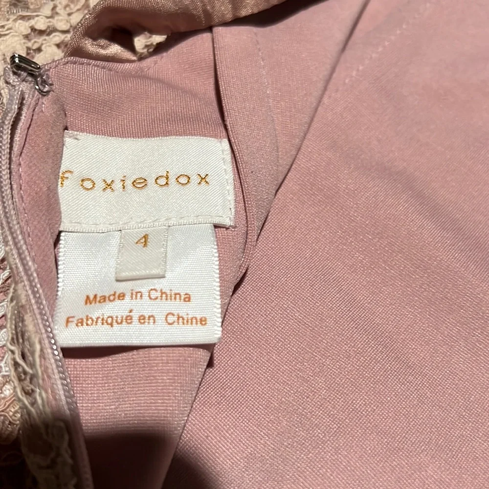 Foxiedox Georgina Lace Appliqué Sheath Dress - Picture 6 of 15